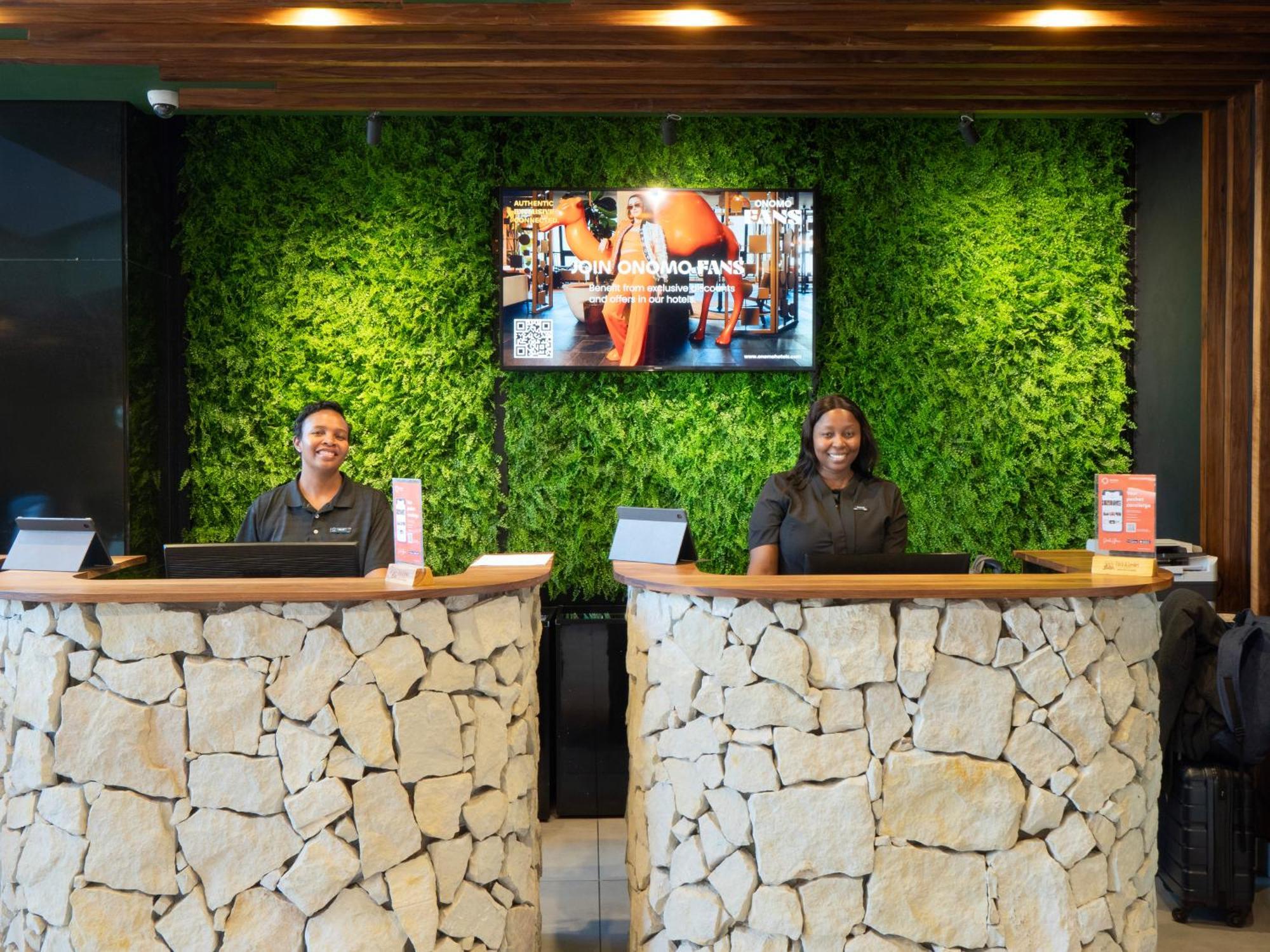 Onomo Hotel Johannesburg Sandton Esterno foto